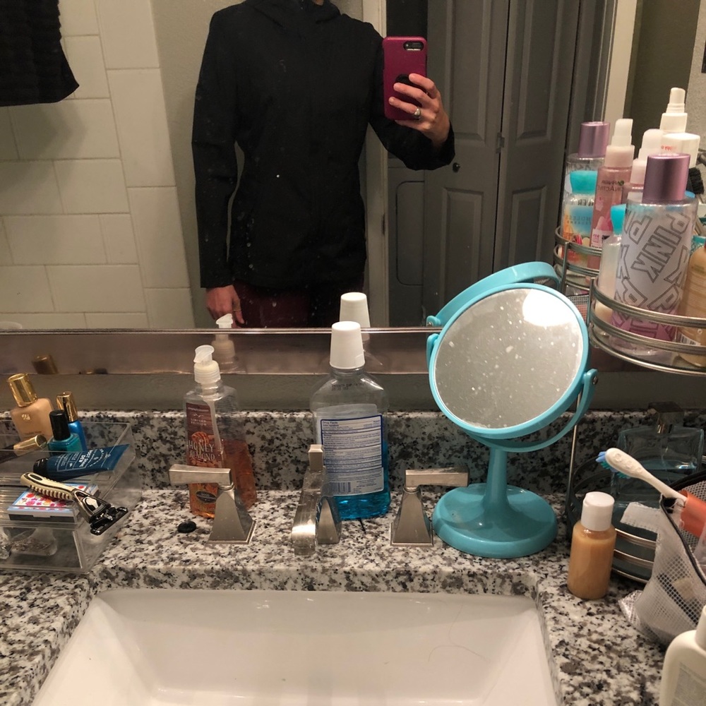 NEW😎 blk rain jacket!!!!